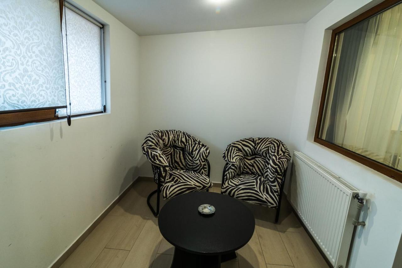 Hotel Royal Urziceni Εξωτερικό φωτογραφία