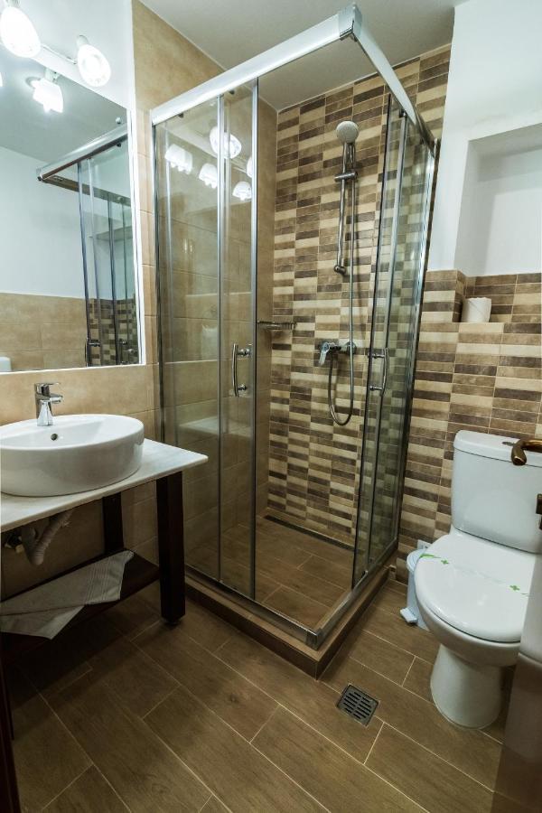 Hotel Royal Urziceni Εξωτερικό φωτογραφία
