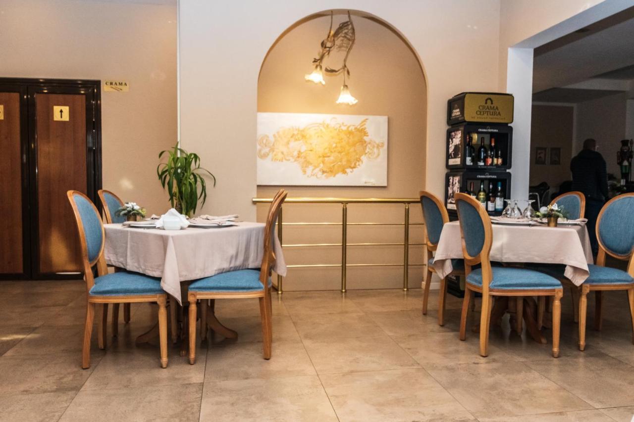 Hotel Royal Urziceni Εξωτερικό φωτογραφία