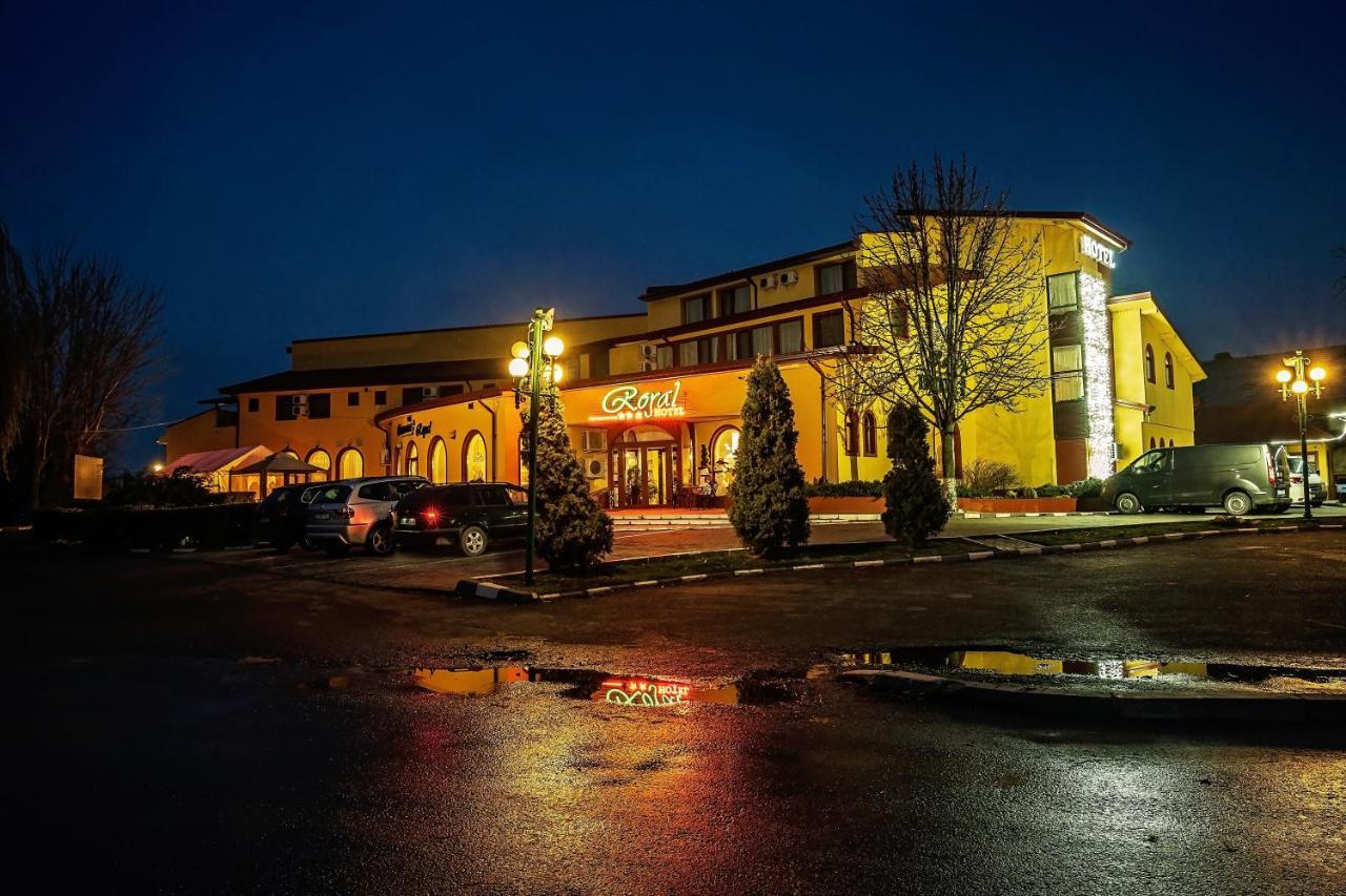Hotel Royal Urziceni Εξωτερικό φωτογραφία