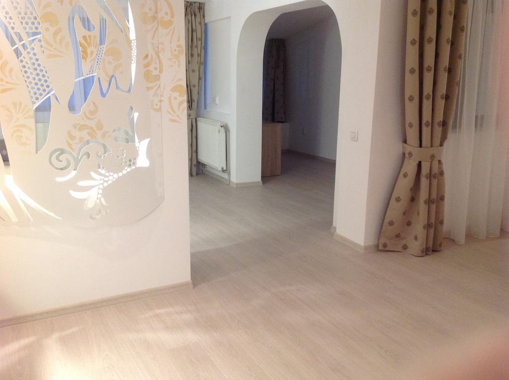 Hotel Royal Urziceni Εξωτερικό φωτογραφία
